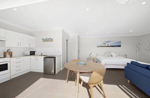 Port Macquarie Apartment | Studio Living - 76 Hibbard Drive
