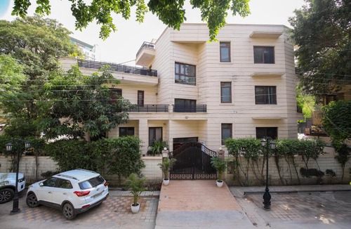 Gurugram Hotel | Studio Serviced Apartments near Fortis Hospital