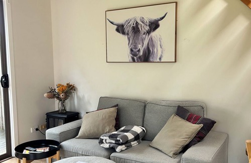 Ocean Beach Apartment | Studio treehouse - Turicum Chalets @ Monkey Rock Winery