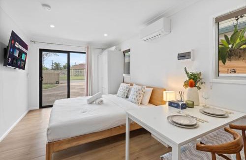 Macgregor House | Studio walk to Westfield Best for Solo Traveler
