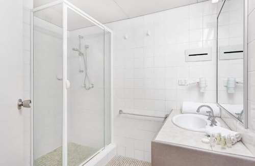 Spring Hill Apartment | Studio with Kitchenette in Spring Hill