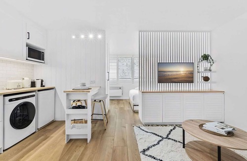 Bondi Junction Apartment | Studio3: Chic Bondi Abode with Pool & A/C