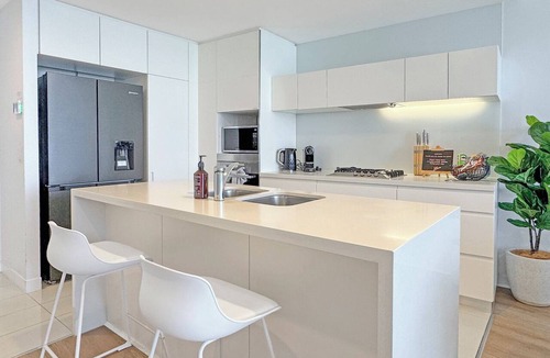 Broadbeach Apartment | Stunning Ocean Views Oracle Level 30 Parking