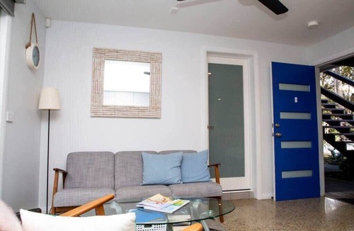 Surf Beach Apartment | Stunning Studio by The Beach - Surf Beach