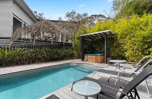 Daylesford House | Stylish 2BR w Pool with Spa in central Daylesford