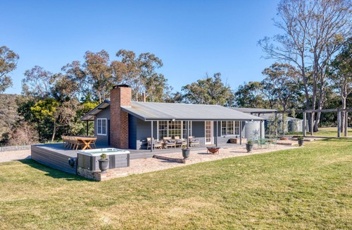 Canyonleigh Cottage | Stylish Country Cottage.