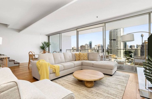 Darlinghurst Apartment | Stylish Double Storey Apt + Harbour Bridge Views!