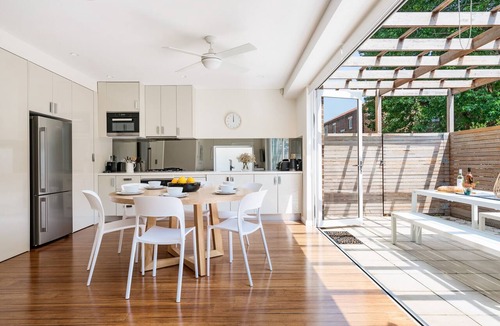 Bondi Beach Apartment | Stylish, Modern 4 bedroom Apartment in Bondi Beach