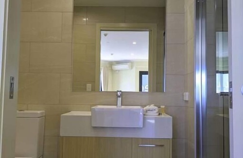 Windsor Apartment | Stylish Penthouse Studio with amazing views