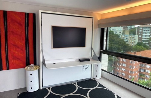 Kings Cross Apartment | Stylish Studio with Harbour & Pool Views