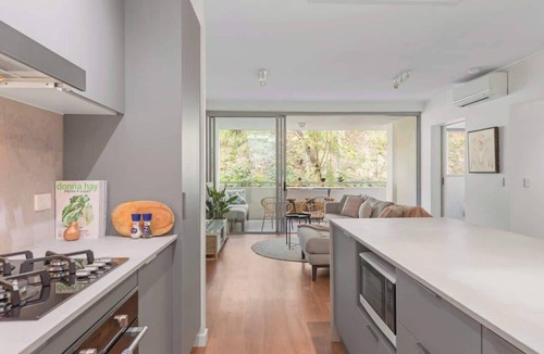 Teneriffe Apartment | Sublime Simplicity! ~1Bed/Study/1Bath/Balcony/1Car