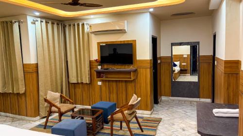 Malviya Nagar Hotel | Sumitra Enclave
