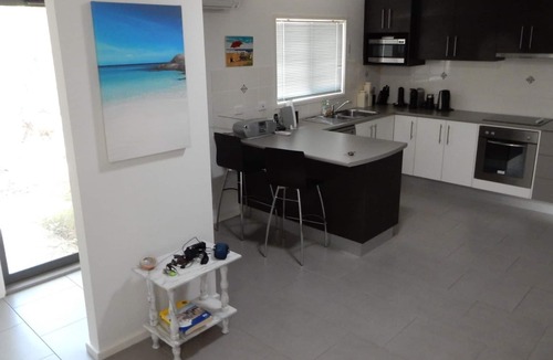 Broulee Villa | Summer Getaway - all conveniences