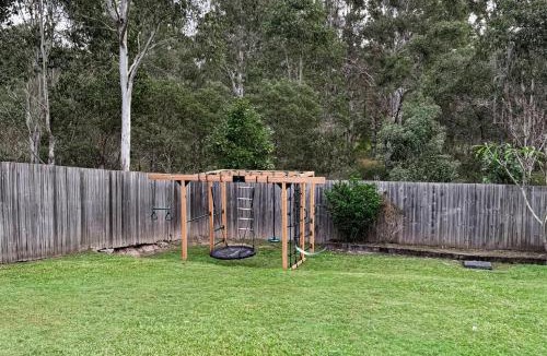 Logan Reserve House | Summers Green View Retreat - Kayaks Included