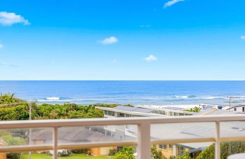 Lake Cathie Cottage | Sun Catcher - Beach view seaside cottage