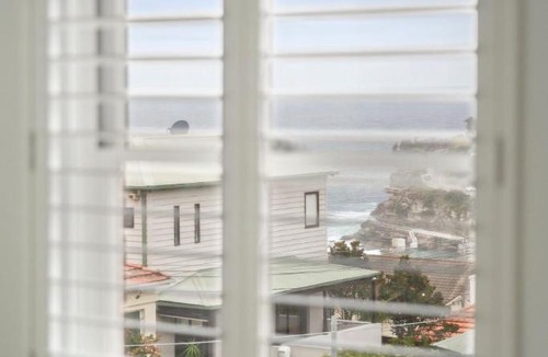 Bronte Apartment | Sun, Surf & Stay Bronte Beach Near Coastal Walk
