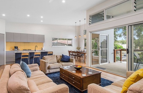 North Haven House | Sunburst - Brand New 3 Bedroom Holiday Home By The Beach