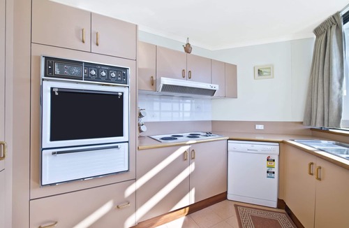 Port Macquarie Apartment | Sundial 602 - Perfect Holiday Location Close To Town