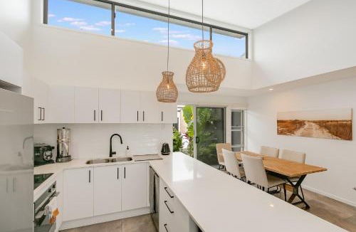 Kingscliff House | Sunfish Special - Beachside Townhouse by uHoliday