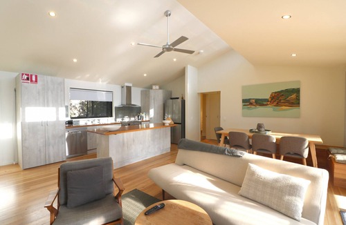 Pambula Beach Cabin | Sunkissed - 2 Bedroom House