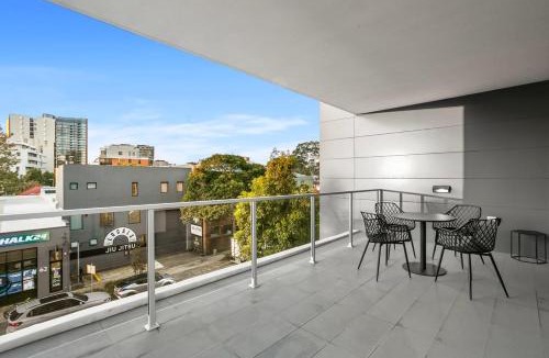 Rosebery Apartment | Sunlit Rosebery Stay - Easy Airport Access - ROSE9