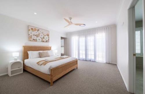 Dubbo House | Sunningdale - Pool Entertainer, Luxurious Living