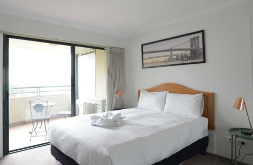 Canberra City Centre Apartment | Sunny Braddon Apt near Civic