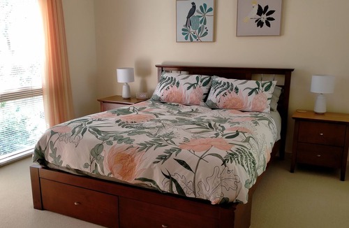Point Lonsdale House | Sunny & spacious coastal retreat, 3 bedroom beach getaway