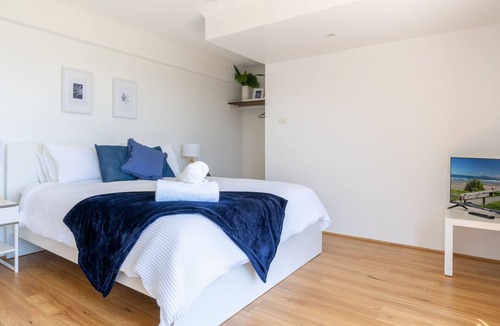 Gerroa House | SUNNYSIDE, Gerroa - 4pm Check Out Sundays (except Peak season)!