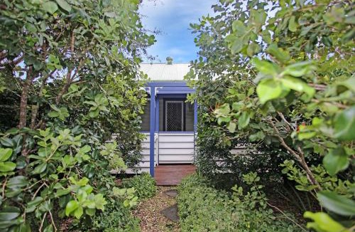Tea Gardens House | Sunroom Cottage