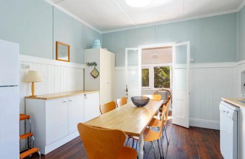 Tea Gardens House | Sunroom Cottage