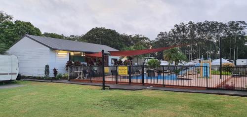 Woolgoolga Hotel | Sunset Caravan Park Woolgoolga