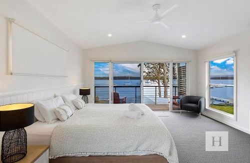Mannering Park House | Sunset Central Coast
