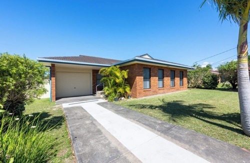 Woolgoolga House | Sunset Lodge