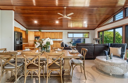 Yamba House | Sunsets AT 101 - Pet Friendly Waterfront with Private Pontoon - Holiday Yamba