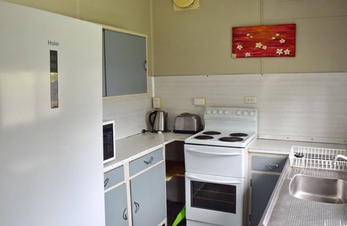 South West Rocks Cottage | Sunshine Cottage - walk to the beach