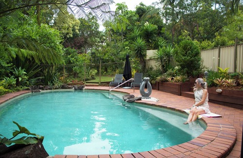 West Woombye Cottage | Sunshine Valley Cottages