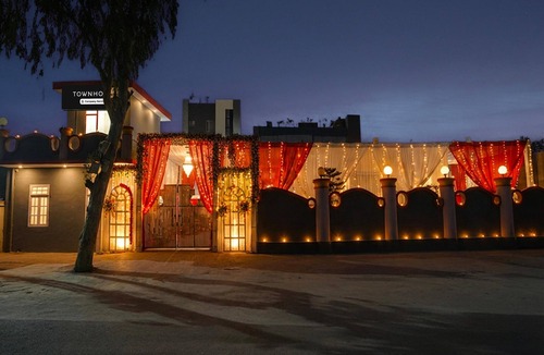 Mohangarh House | Super Deluxe Room Deva Lucknow