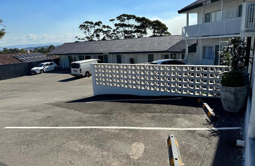 Charlestown Hotel | Surf Beach Motel Newcastle