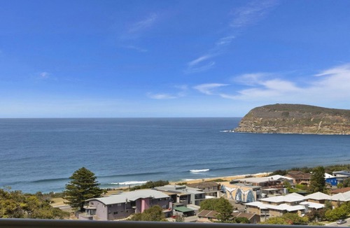 Copacabana House | Surf's Up @ Copa - Pool and Ocean Views
