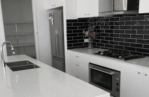 Catherine Hill Bay House | Surfers Paradise - Catherine Hill Bay