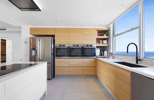 Surfers Paradise Apartment | Surfers Paradise Stay with Resort-Style Amenities