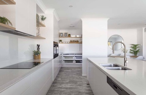 Mudjimba Resort | Surfrider Hideaway - steps to beach