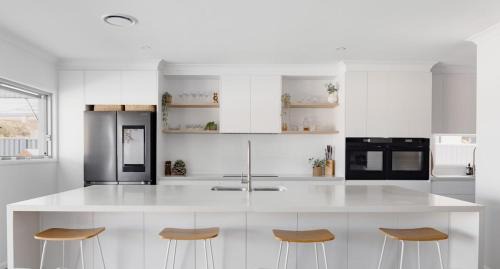 Mudjimba House | Surfrider Hideaway - steps to beach