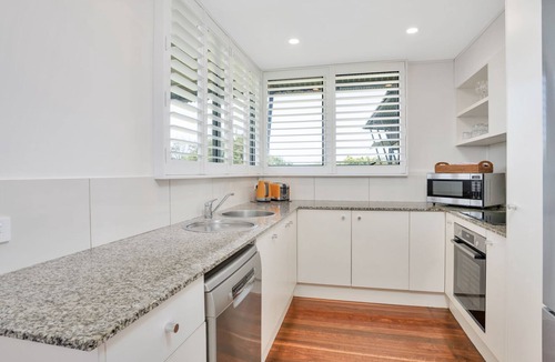 Rainbow Beach House | Surfside Beach House 23 – Rainbow Shores. 2 minute walk to beach. pool.