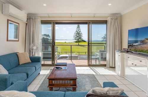 Forster Apartment | Surfspray 3 - Pebbly Beach