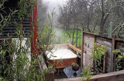 Daylesford Apartment | Sutton Spring Art Retreats