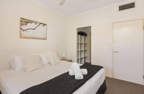 Burleigh Heads Apartment | Swell Resort Burleigh – Steps to Beach & Dining