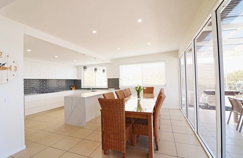 Merimbula Cabin | Sybella - 6 Bedroom Option incredible views and a pool