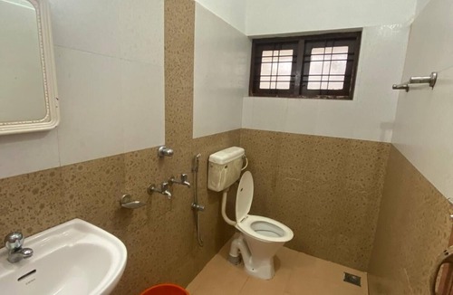 Thampanoor Hotel | TECH CITY